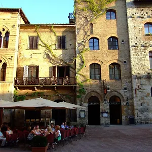 Hotel La Cisterna, San Gimignano